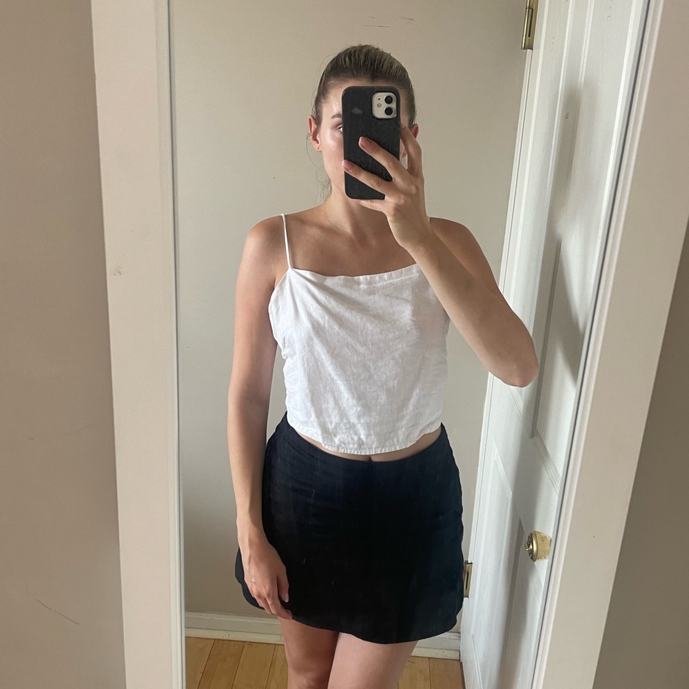 White linen H&M crop top, tied on the back. Size M